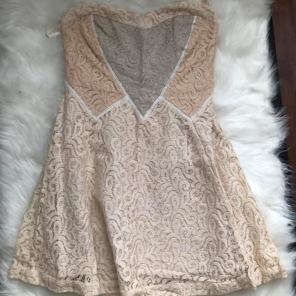 Kimchi Blue Cream Lace Strapless Mini Dress